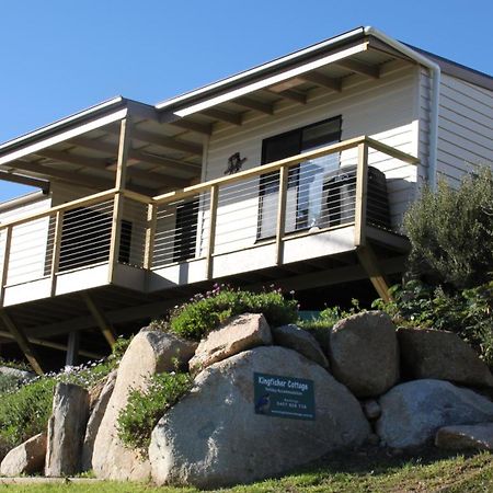 Kingfisher Cottage Beachfront At The Binalong Bay Kültér fotó