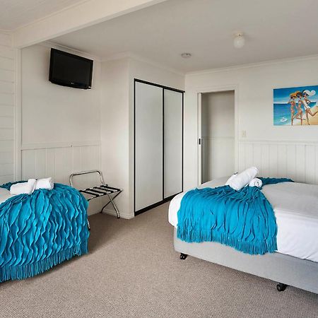 Kingfisher Cottage Beachfront At The Binalong Bay Kültér fotó