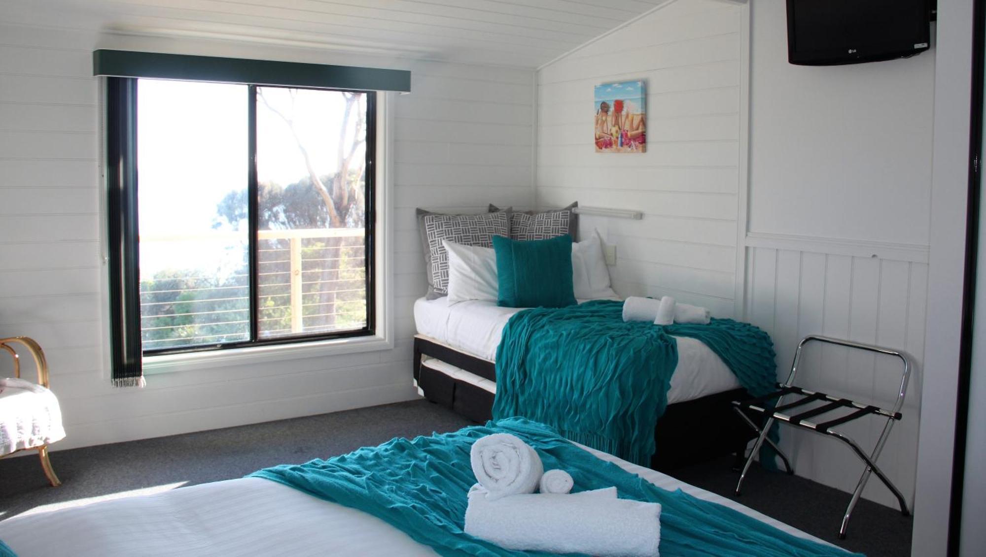 Kingfisher Cottage Beachfront At The Binalong Bay Kültér fotó