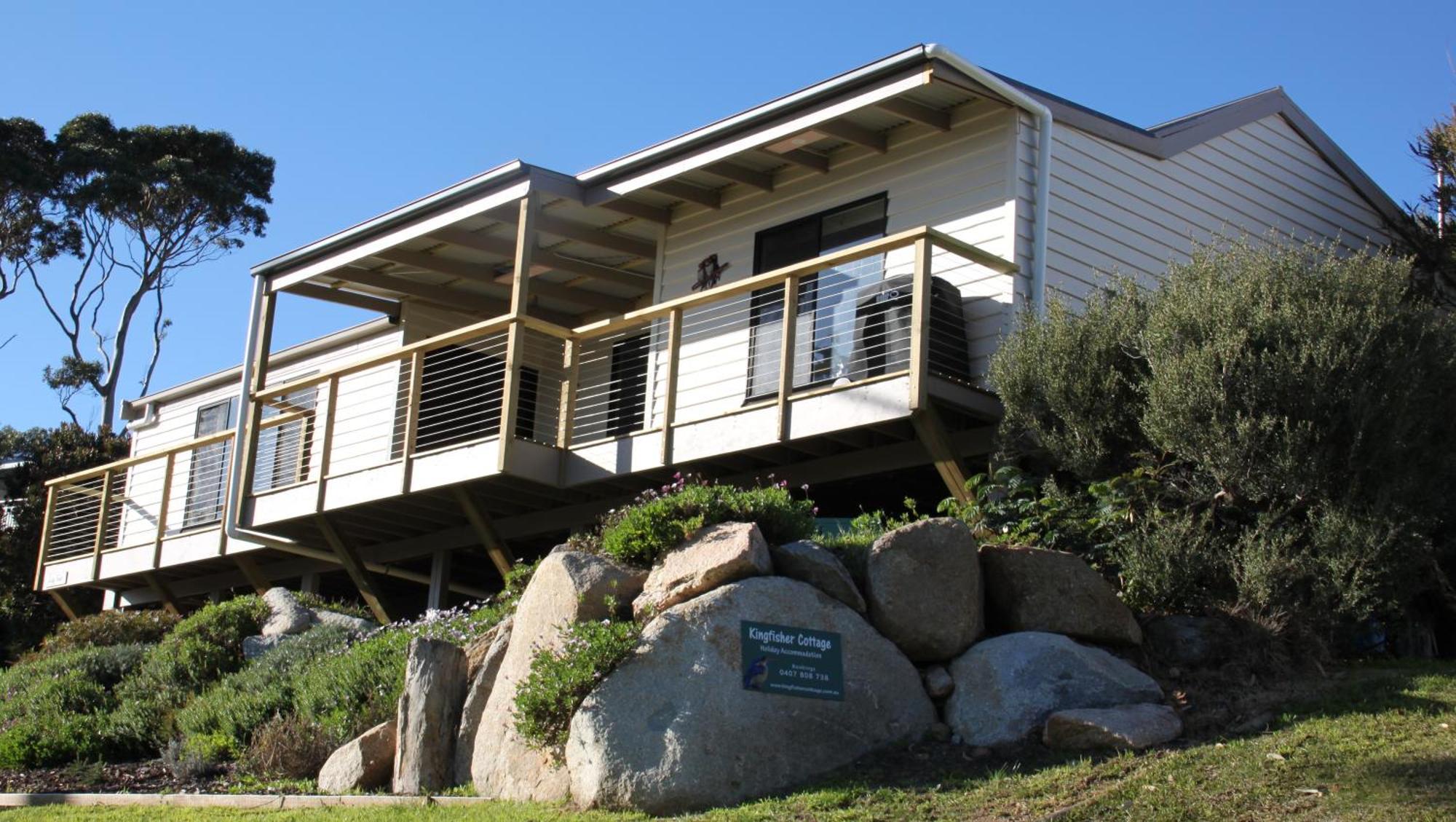 Kingfisher Cottage Beachfront At The Binalong Bay Kültér fotó