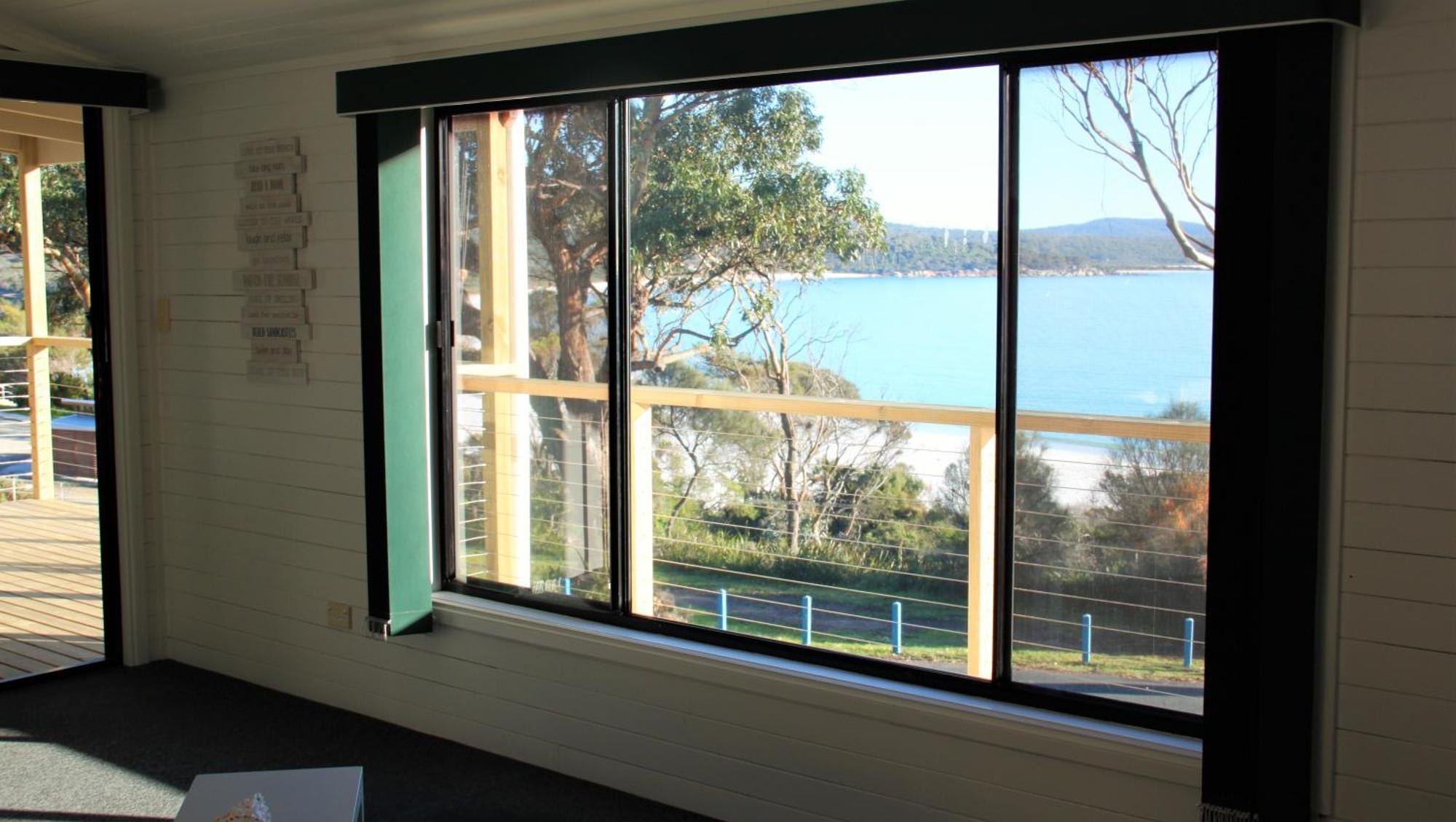 Kingfisher Cottage Beachfront At The Binalong Bay Kültér fotó