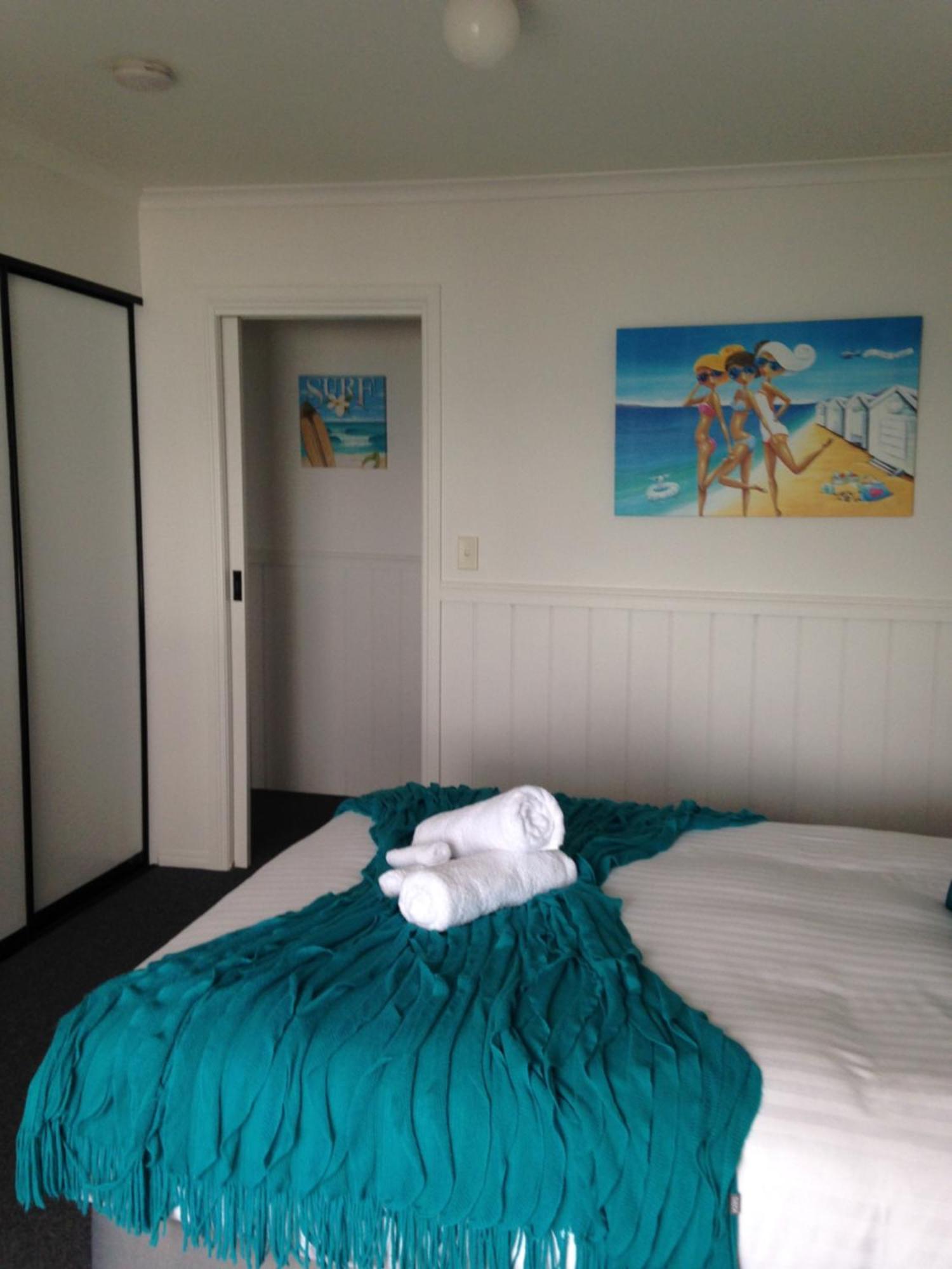 Kingfisher Cottage Beachfront At The Binalong Bay Kültér fotó