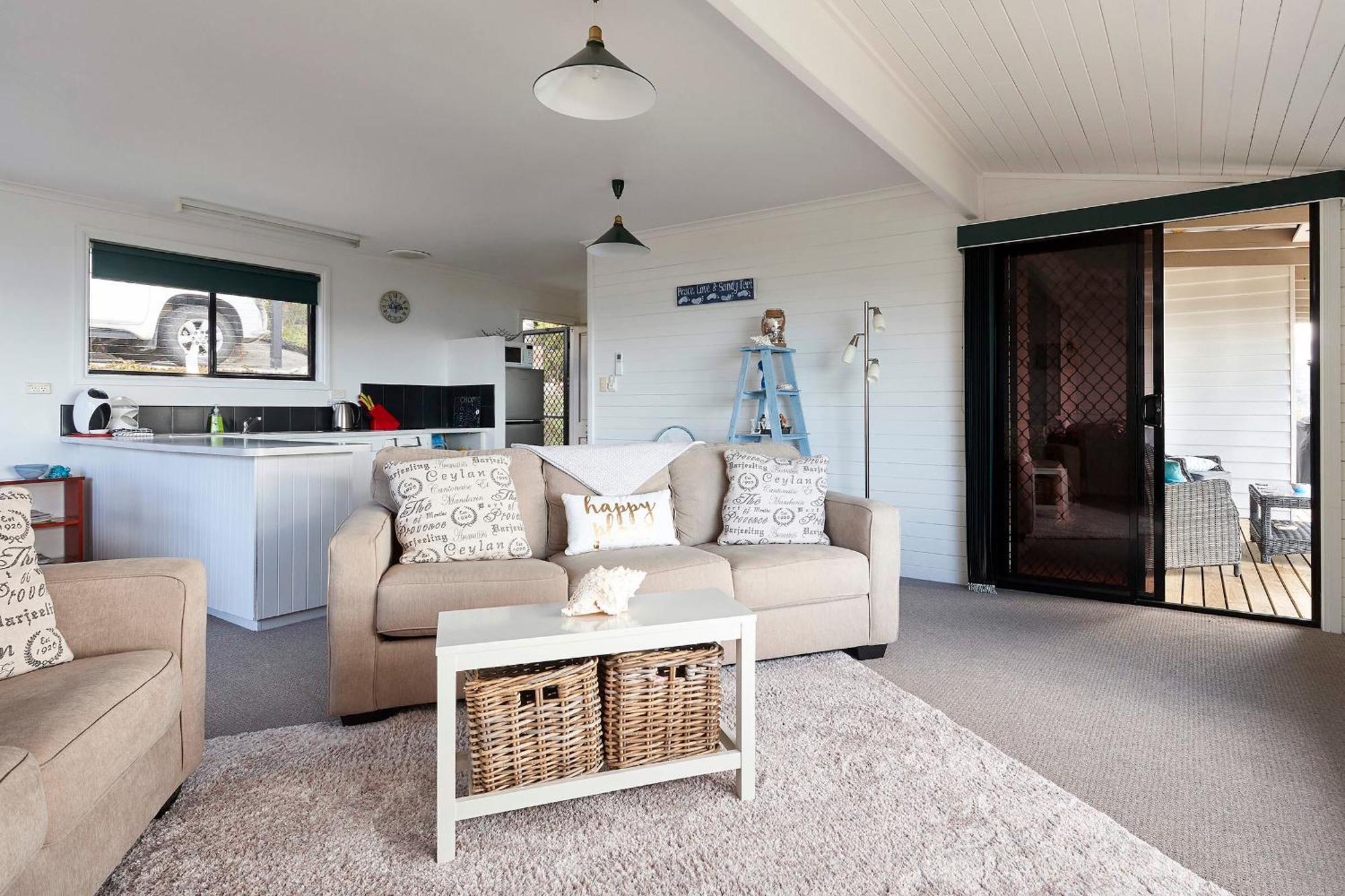 Kingfisher Cottage Beachfront At The Binalong Bay Kültér fotó